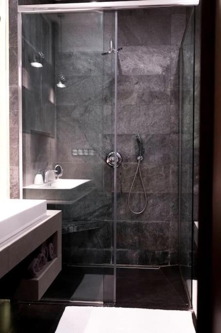 Evergreen - Old Town Spacious Stylish Apartment With Ac And One And A Half Bath, Baby & Kid- Friendly Bratislava Exteriér fotografie