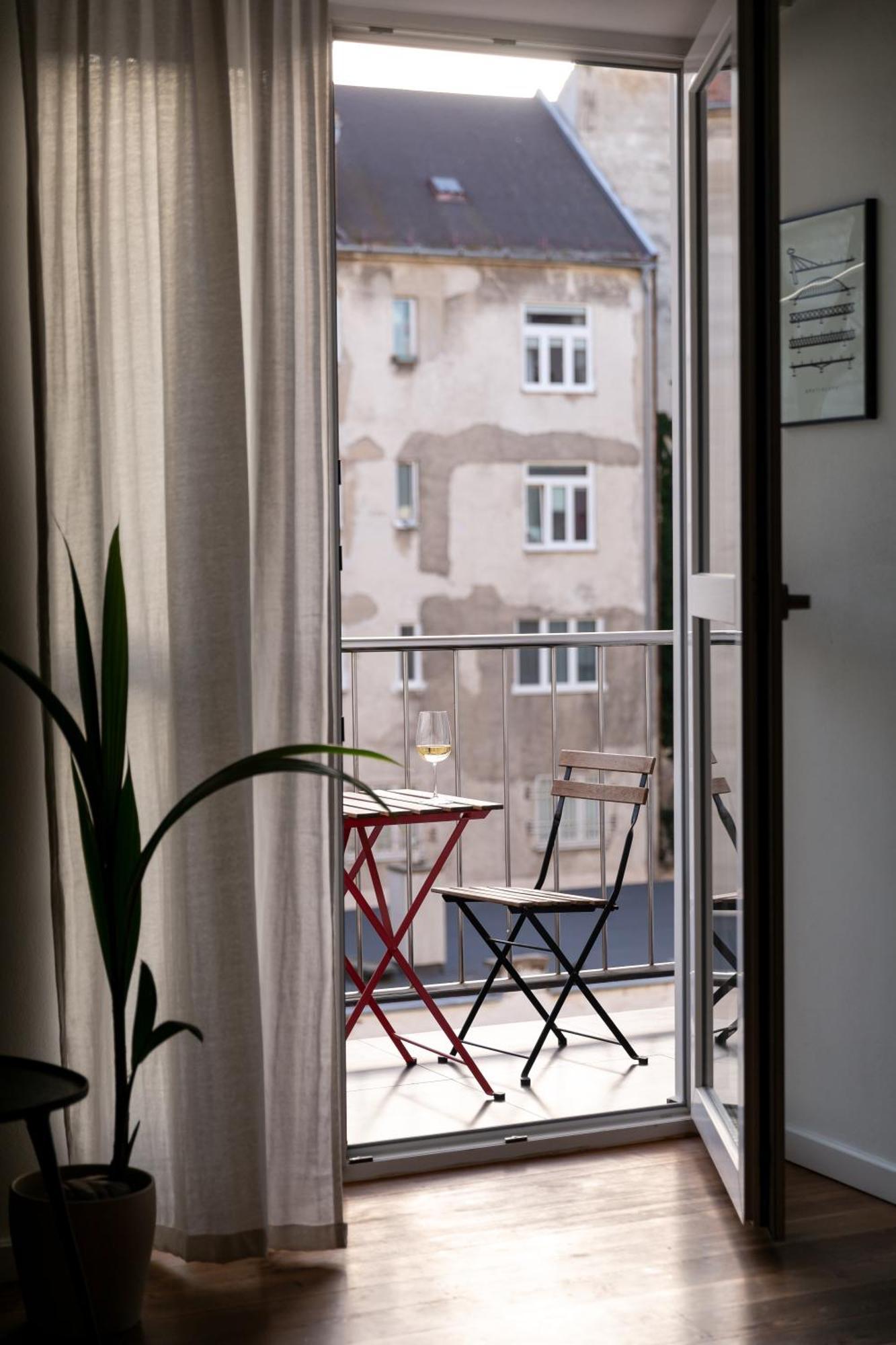 Evergreen - Old Town Spacious Stylish Apartment With Ac And One And A Half Bath, Baby & Kid- Friendly Bratislava Exteriér fotografie